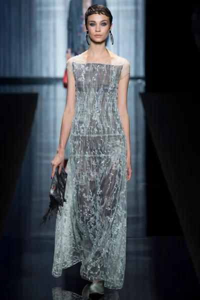 Look 10
